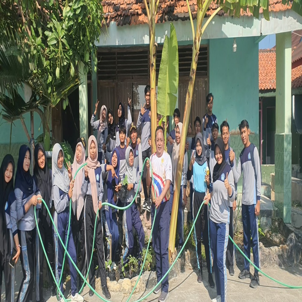 SMAN 1 Tanjungbumi Wujudkan Lingkungan Asri Lewat Program 